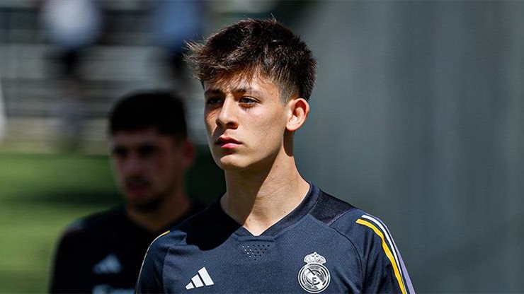 أردا جولر يرد رسميا على أنباء التنمر داخل ريال مدريد