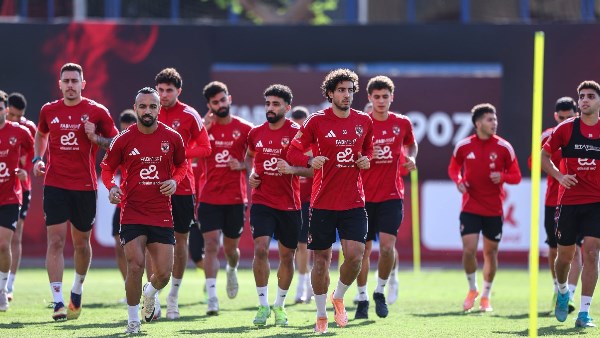 لاعب حكاية.. أمير هشام يتغنى بصفقة الأهلي الجديدة