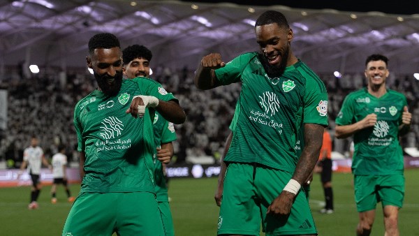 إيفان توني بين ذهب السعودية وحلم المونديال .. هداف الأهلي يفتح باب البريميرليج ويؤكد: لا أريد الاكتفاء بالراتب