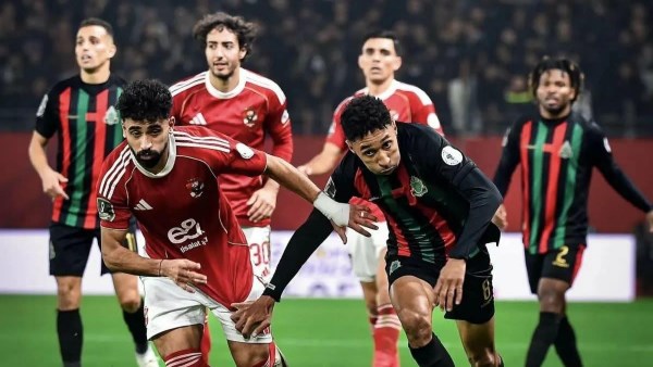 الكاف يطلب توضيحات من الجيش الملكي في أحداث مباراة الأهلي