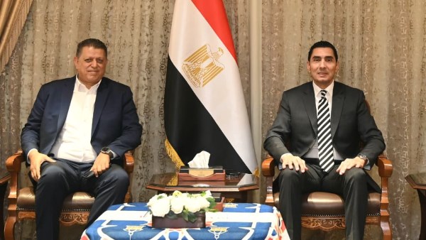 وزير الرياضة يستقبل الاتحاد المصري لكرة اليد ويتلقى التهنئة من مجلس الإدارة