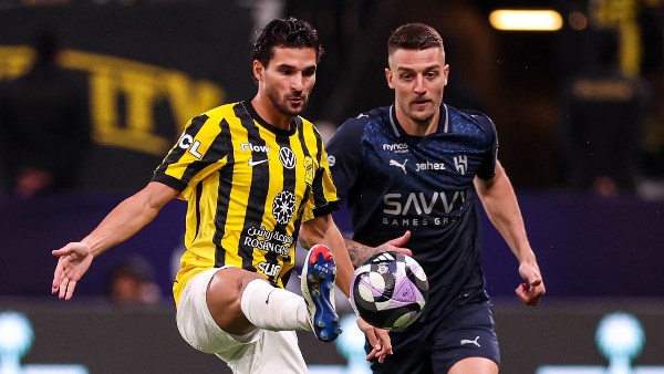 4 فرق على خط النار.. الدوري السعودي يتحول إلى سباق رباعي تاريخي بعد 22 جولة