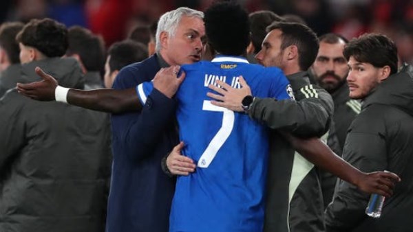 سيدورف يهاجم مورينيو بعد تصريحاته عن واقعة فينيسيوس