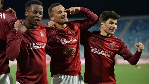 بطاقة حمراء.. شوط أول سلبي بين بيراميدز وسيراميكا كليوباترا في الدوري