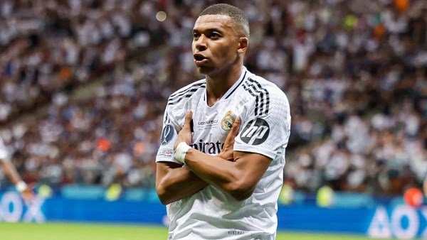مدرب ريال مدريد: مبابى مثل رونالدو وأداء الفريق أمام فالنسيا كان مميزا
