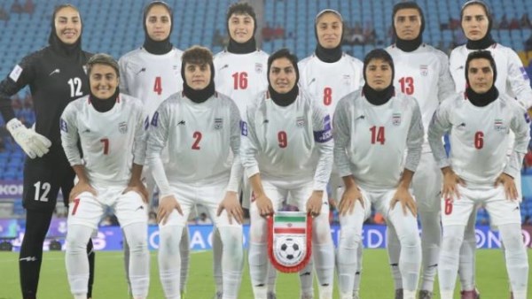 كيف تفاعلت الاتحادات العالمية مع موقف لاعبات إيران بعد وصفهن بـ " خائنات زمن الحرب " .. اعرف القصة كاملة