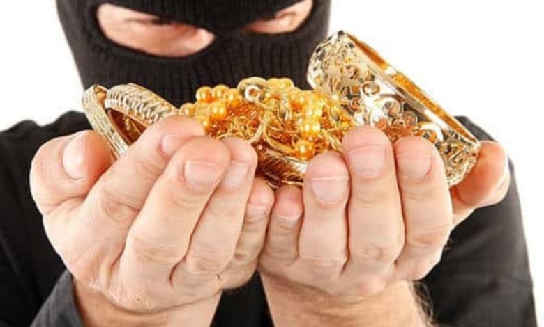 عودة لصوص الذهب.. سرقة 130 جرامًا من منزل بالمنشاة في سوهاج