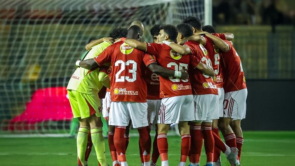 فرصة أخيرة.. توروب يظهر العين الحمرا لمهاجم الأهلي السوبر