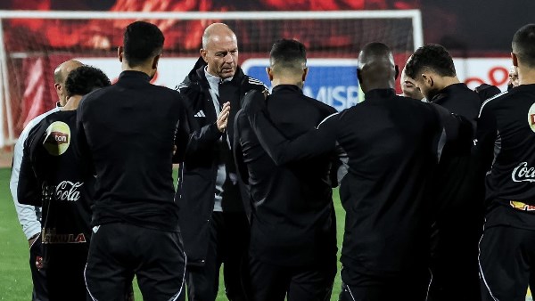 الأهلي يستأنف تدريباته على ملعب التتش استعدادًا لمواجهة طلائع الجيش | صور