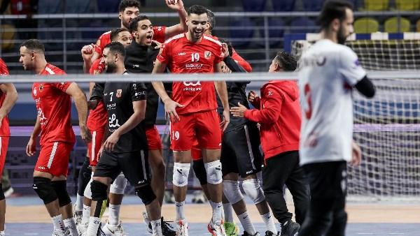 الثالثة على التوالي.. رجال طائرة الأهلي يتوج ببطولة دوري السوبر على حساب الزمالك