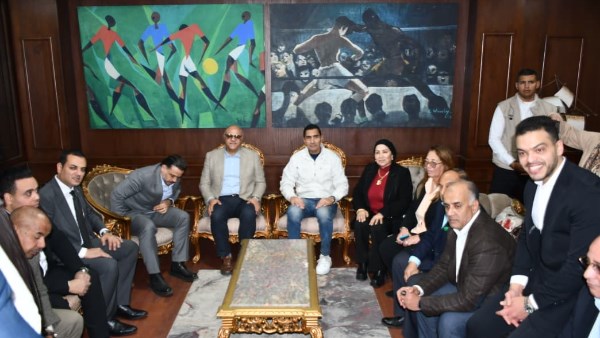 وزير الرياضة ومحافظ الإسكندرية يشهدان افتتاح حمام سباحة بالنادي الأولمبي