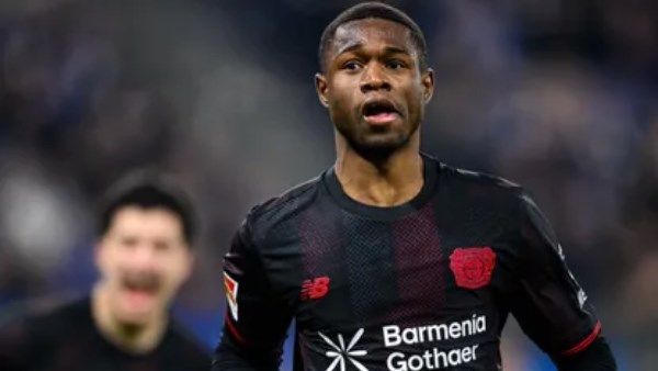 باير ليفركوزن يخطف فوزًا صعبًا أمام هامبورج في الدوري الألماني