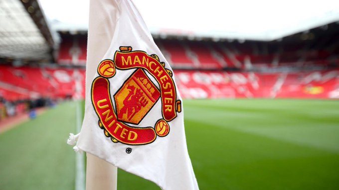 إيقاف لاعب مانشستر يونايتد بسبب إهانة معادية للمثليين