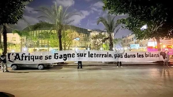 جماهير الترجي من أمام مقر الكاف: البطولة في الملعب وليست بالمكاتب