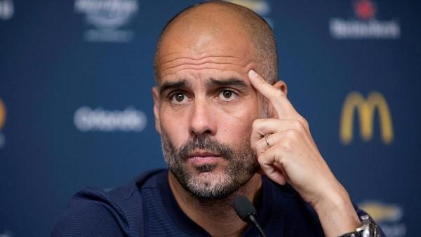 جوارديولا يتجاهل أسئلة الصحفيين بعد الهزيمة من ريال مدريد