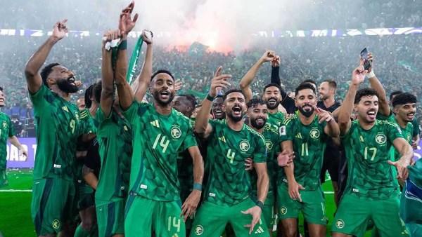 البريكان وسلمان الفرج يقودان تشكيل السعودية في ودية مصر