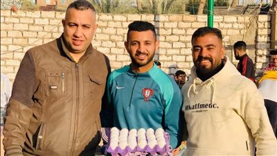 طبق بيض جائزة أفضل لاعب في دورة المزاريطة الرمضانية بالجيزة