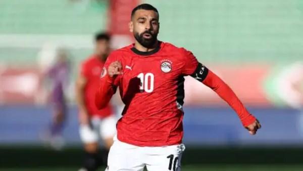 نجم ليفربول يتحدث عن زيارة منزل محمد صلاح: رؤية إنجازاته منحتني دافعًا كبيرًا