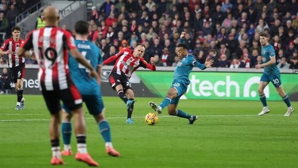 التعادل السلبي سلبي يحسم الشوط الأول بين بورنموث وبرينتفورد في الدوري الإنجليزي