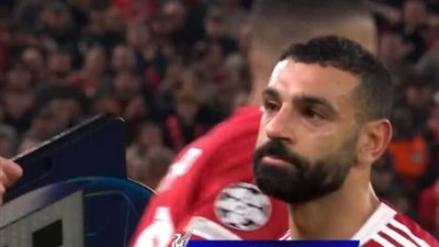 liverpool vs galatasaray.. محمد صلاح يغادر مباراة ليفربول وجالطة سراي في دوري أبطال أوروبا بسبب الإصابة