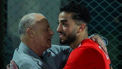 شوبير يكشف آخر مستجدات الحالة الصحية لمحمد عبد المنعم بعد انضمامه للمنتخب الوطني