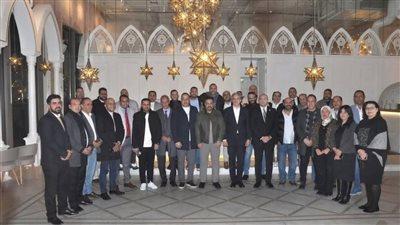 محمد مجاهد يلتقي الصحفيين والنقاد لتعزيز رياضة البرلمان في مصر