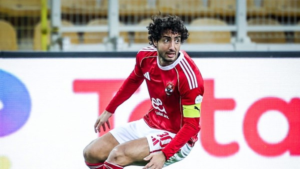 نجم الزمالك السابق يسخر من نجم الأهلي