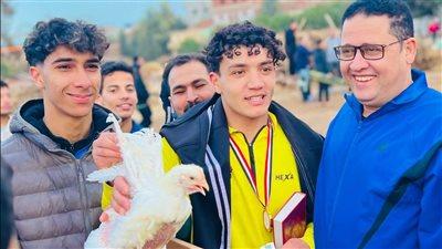 لاعب سيراميكا كيلوباترا يفوز بـ"فرخة بيضا" في دورة رمضانية بالدقهلية