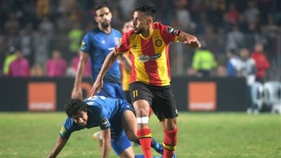 فيفا يوقف يوسف البلايلي لمدة عام قبل مواجهة الأهلي والترجي