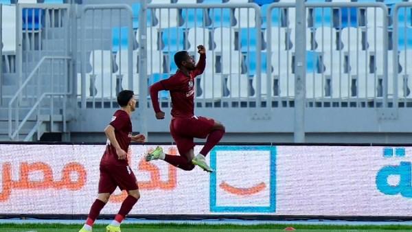 سيراميكا كليوباترا يباغت الأهلي بهدف قبل نهاية الشوط الأول
