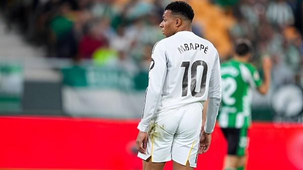 ريال مدريد يكشف تفاصيل إصابة مبابي في بيان رسمي