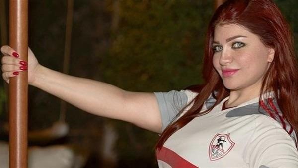 بتشيرت الفريق .. ياسمين الخطيب تحتفل بفوز الزمالك أمام بلوزداد على طريقتها