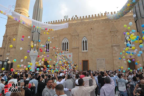 العيد صلاة وفرحة
