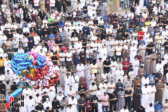 ازدحام كبير من المصلين في صلاة عيد الاضحى