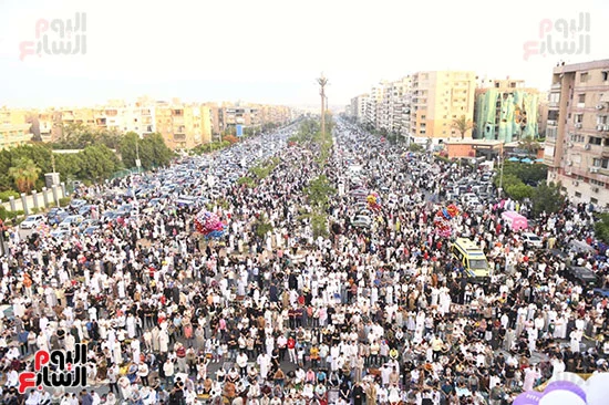 اقبال كبير على اداء صلاة عيد الاضحى المبارك