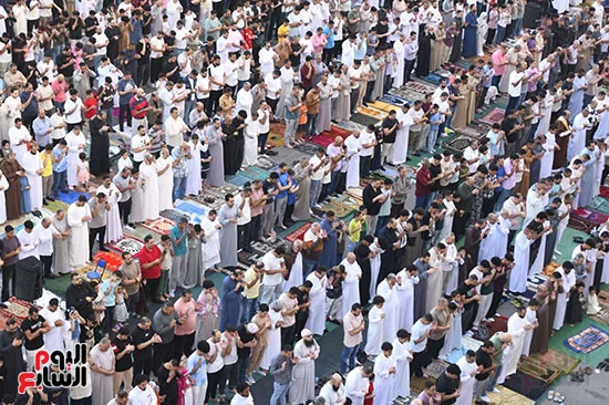اقبال واسع على صلاة العيد منذ الساعات الاولى