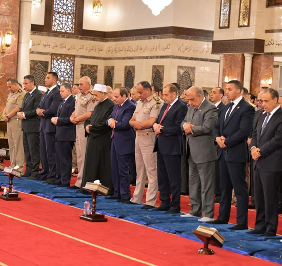 الرئيس السيسى يؤدى صلاة العيد