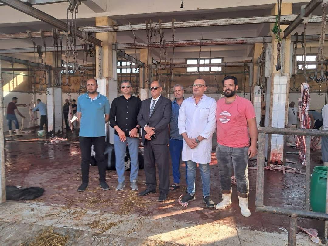 مجازر كفر الشيخ تستقبل الأضاحي في أول أيام عيد الأضحى المبارك ووكيل الوزارة يتفقد عمليات الذبح بالمجزر| صور