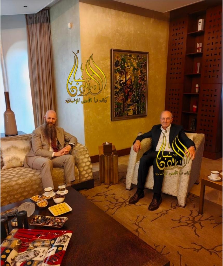 السفير الأمريكي في منزل الذهبي