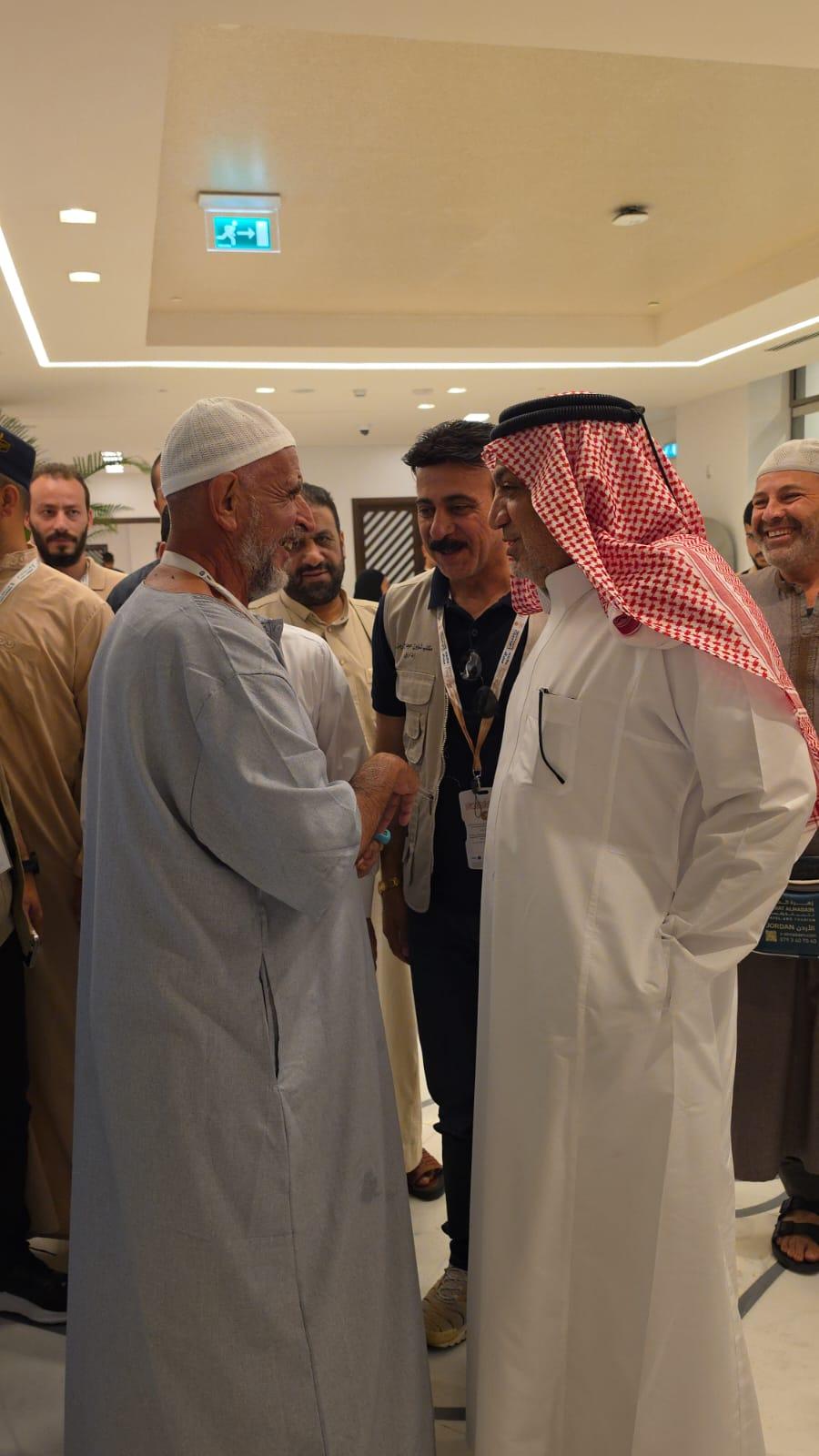 الخلايلة يتفقد حجاج ذوي الشهداء وبعثة الديوان الملكي في مكة المكرمة