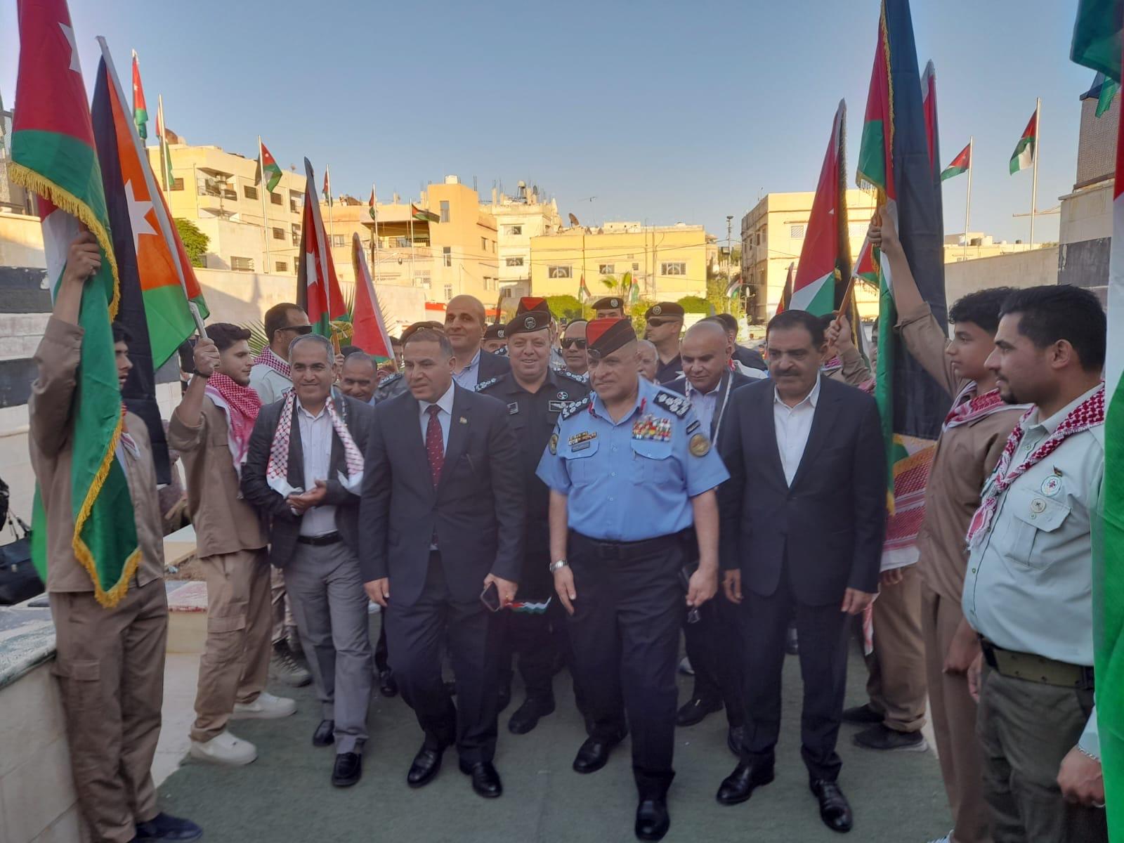 الزرقاء تحتفل بعيد الاستقلال الـ80 بمسيرة وطنية وفعاليات جماهيرية واسعة