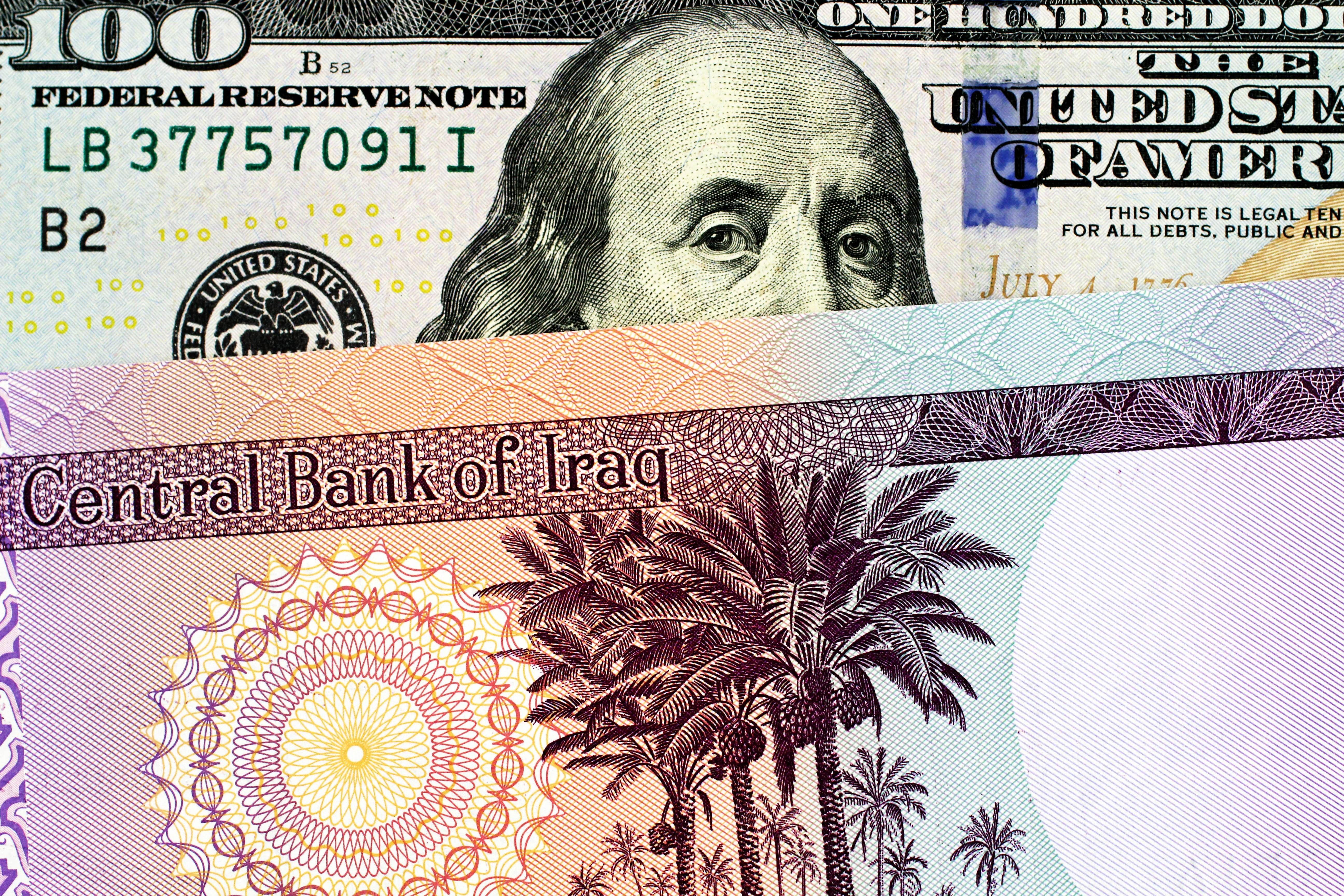 مع انخفاض عائدات النفط وارتفاع كلفة الرواتب والرعاية الاجتماعية، يواجه العراق تحديات مالية متزايدة تكشف هشاشة اعتماده شبه الكامل على الإيرادات النفطية.