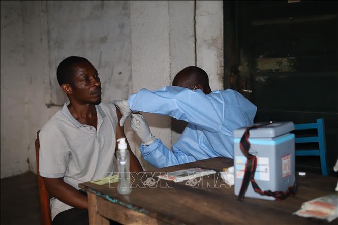 Quốc tế khẩn cấp tăng viện trợ giúp CHDC Congo chống Ebola- Ảnh 1.